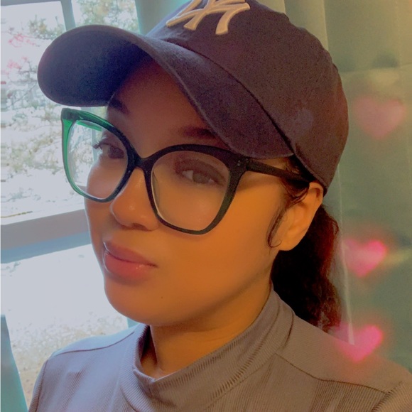 Meet your Posher, Kiara - Picture 3 of 4